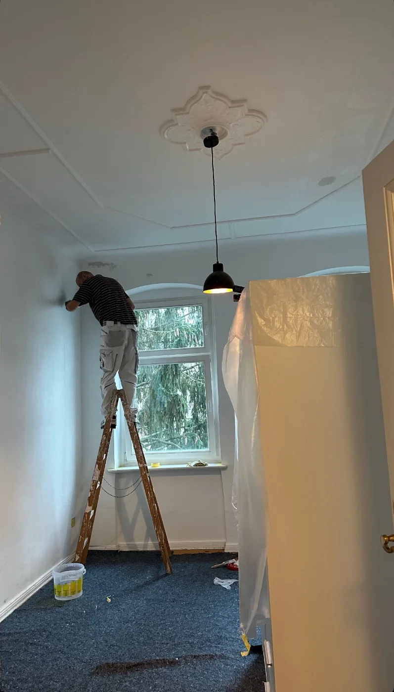 Fachkraft bei der Arbeit